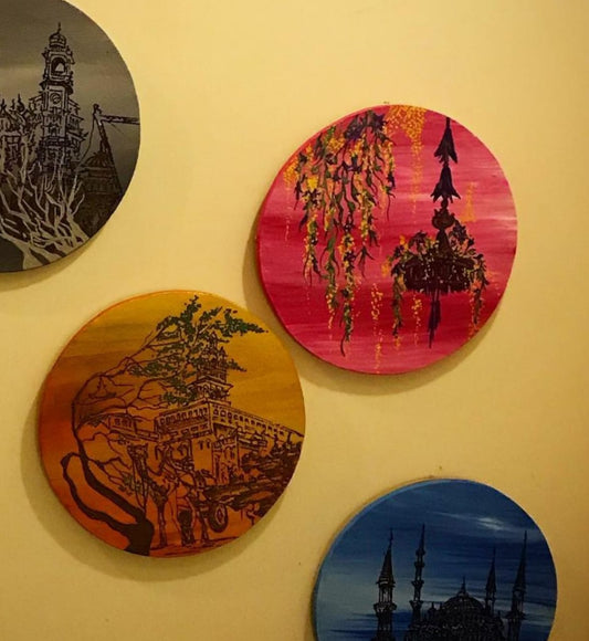 Round Canvas Painting in Pink