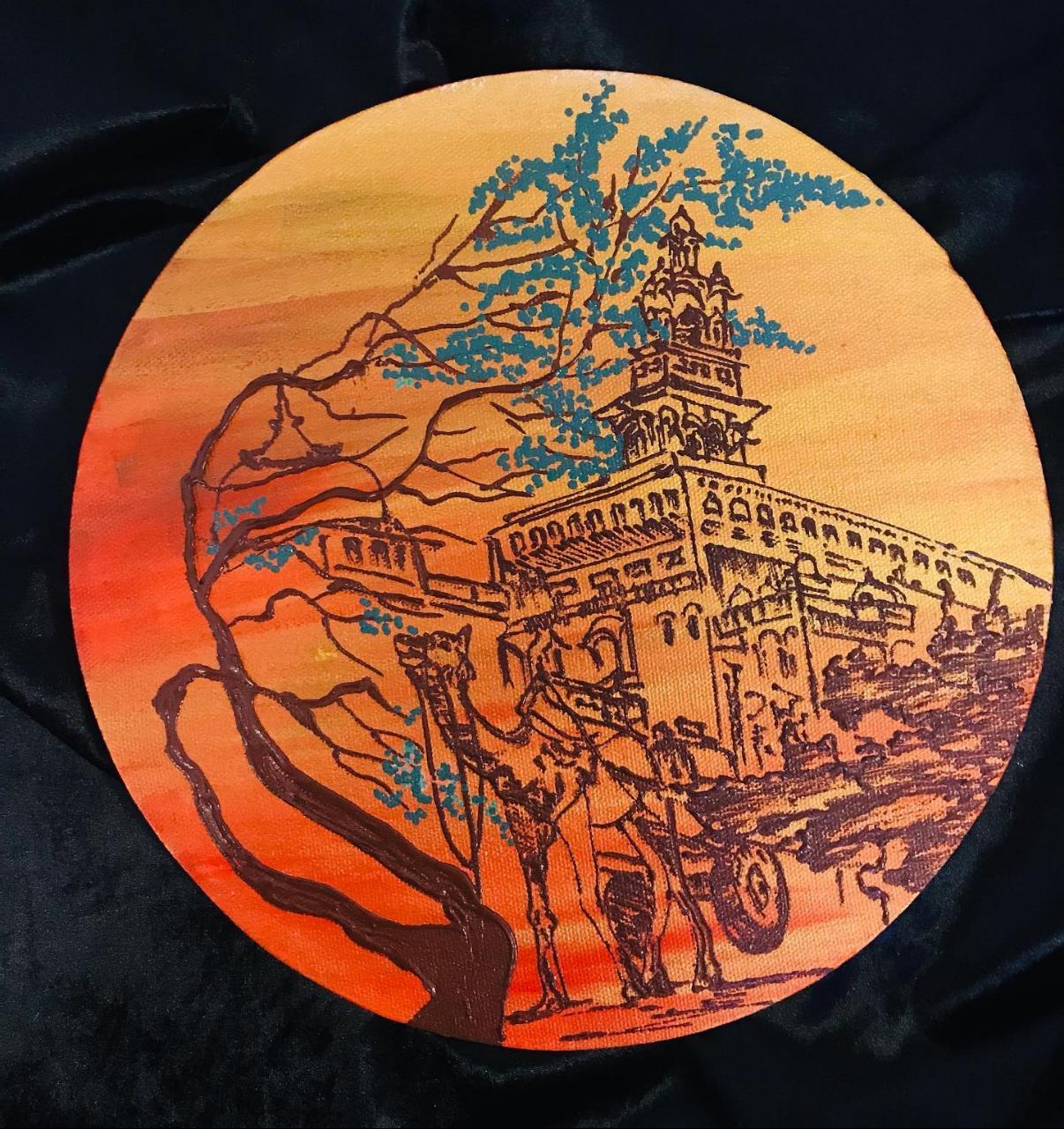 Round Canvas in Orange