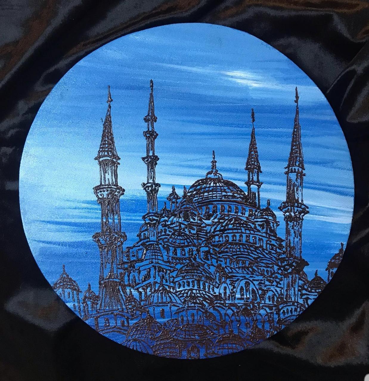 Round Canvas in Blue